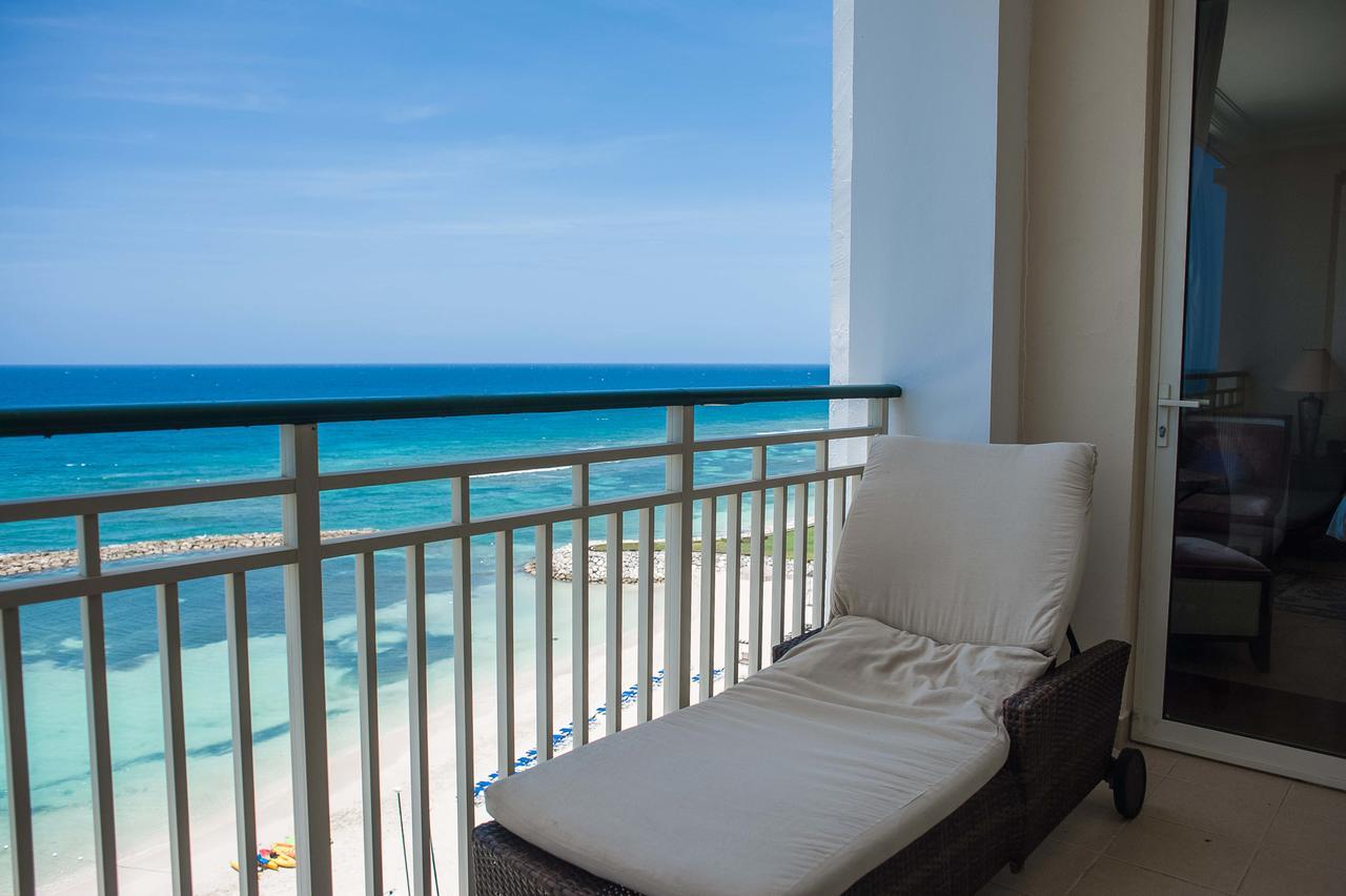Palmyra Luxury Beach Condos Бухта Монтего Экстерьер фото